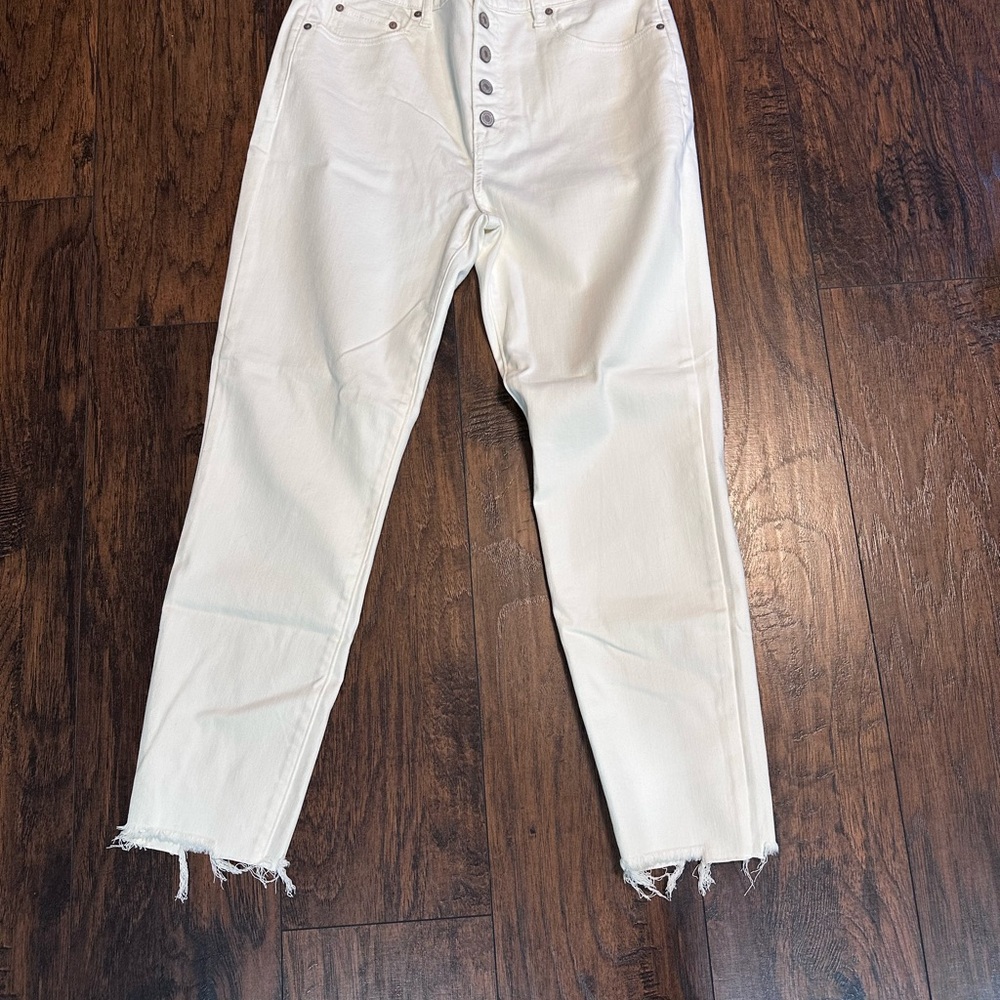 NWT Zenana Off White High-Waisted Frayed Hem Jeans